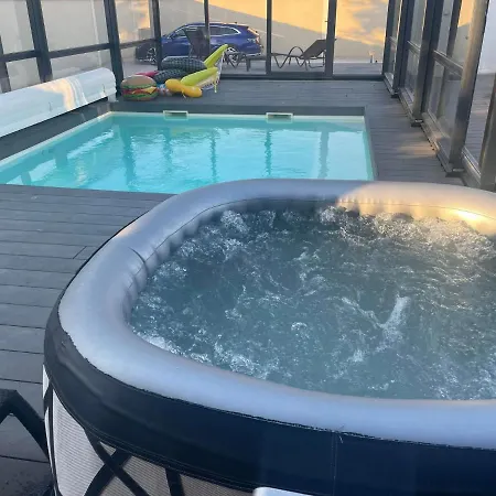 Holiday home L'aurore De Charme, Clim Jacuzzi, Sauna, Piscine Chauffee Cuisine... *