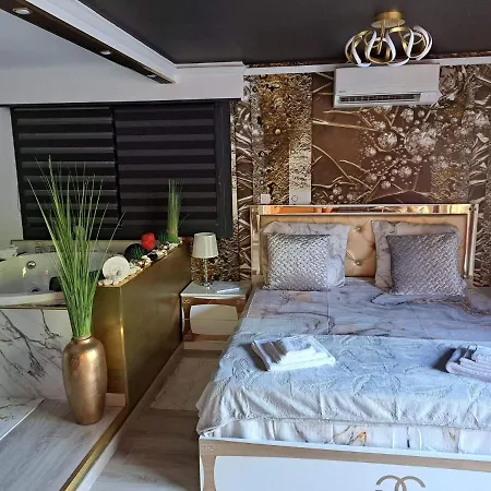 L'aurore De Charme, Clim Jacuzzi, Sauna, Piscine Chauffée Cuisine... Hébergement de vacances