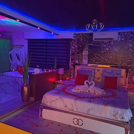 L'aurore De Charme, Clim Jacuzzi, Sauna, Piscine Chauffee Cuisine... Holiday home