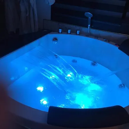 L'aurore De Charme, Clim Jacuzzi, Sauna, Piscine Chauffee Cuisine... Carpentras